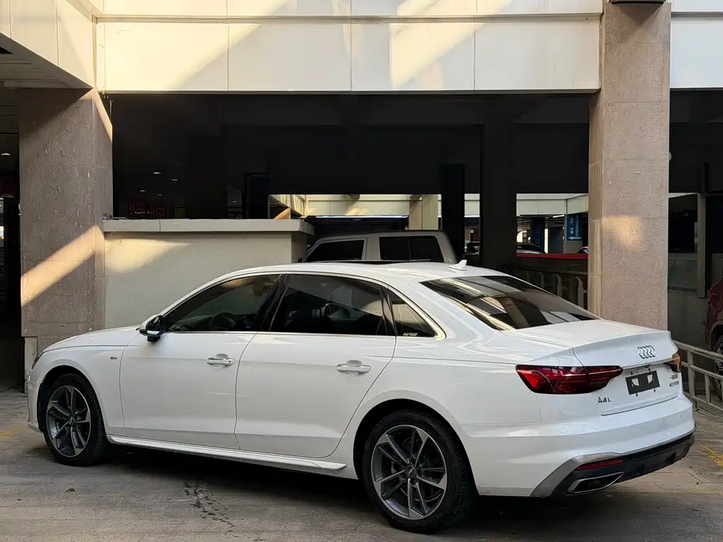 Audi A4 2021