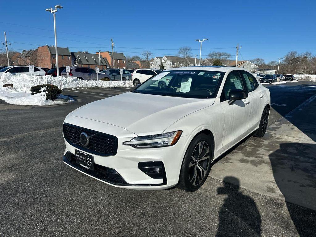 Volvo S60 2025