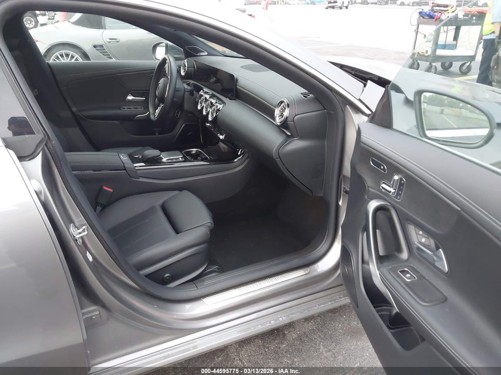 Mercedes-Benz CLA 2023