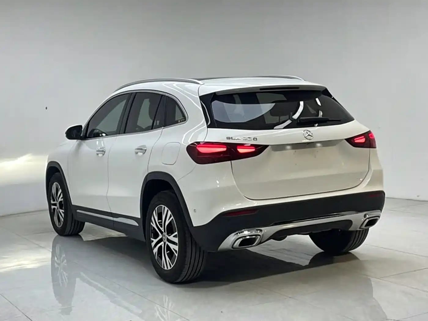 Mercedes-Benz GLA 2025