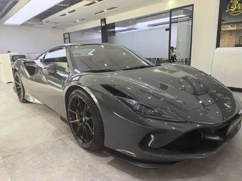 Ferrari F8 2022