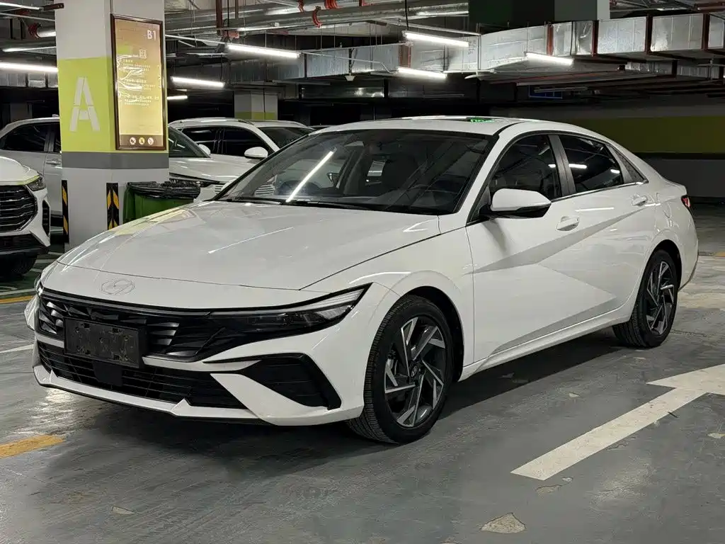 Hyundai Elantra 2023