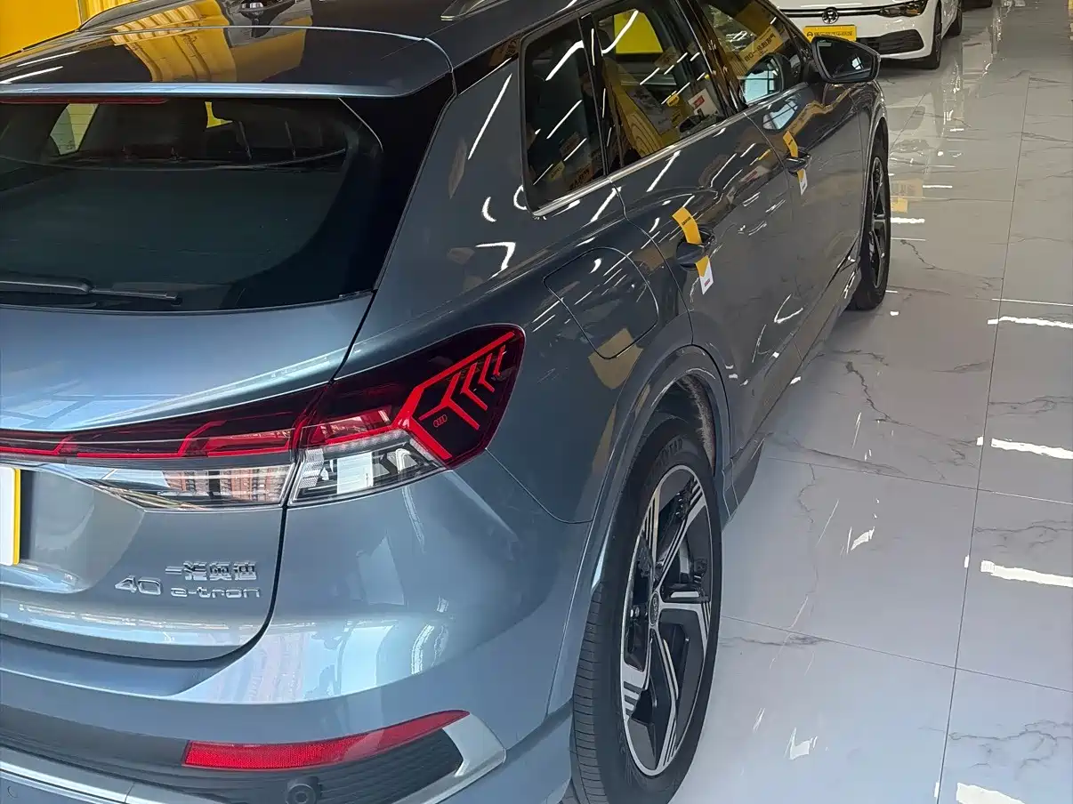 Audi Q4 e-tron 2025