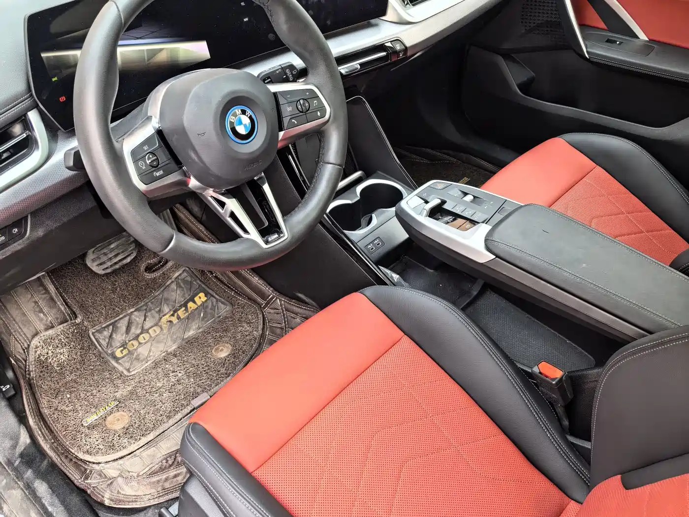 BMW iX1 2025