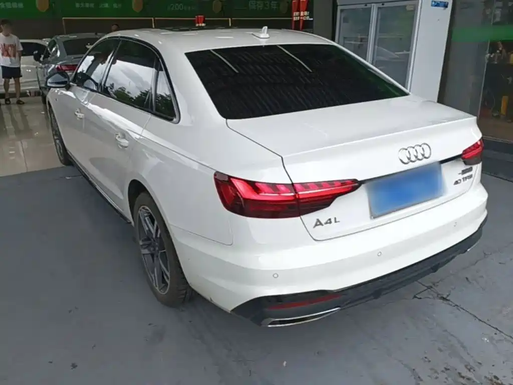 Audi A4 2023