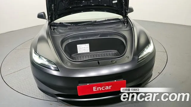 Tesla Model 3 2024