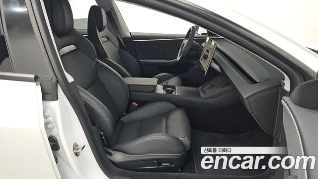 Tesla Model 3 2024