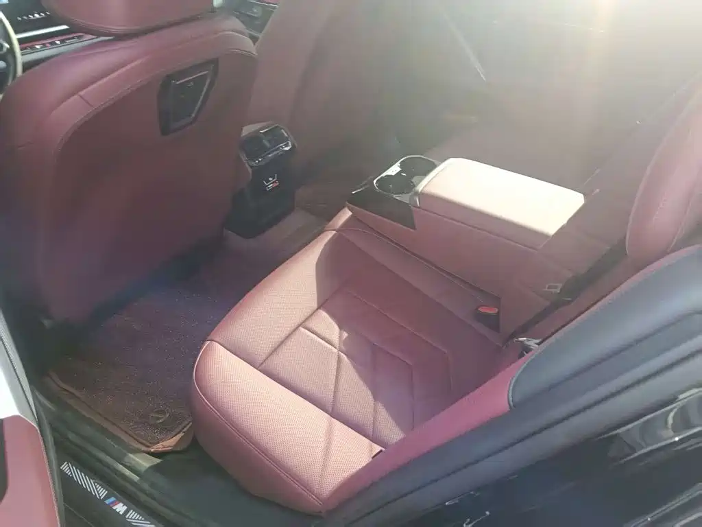BMW i5 2025