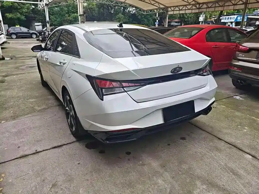 Hyundai Elantra 2021