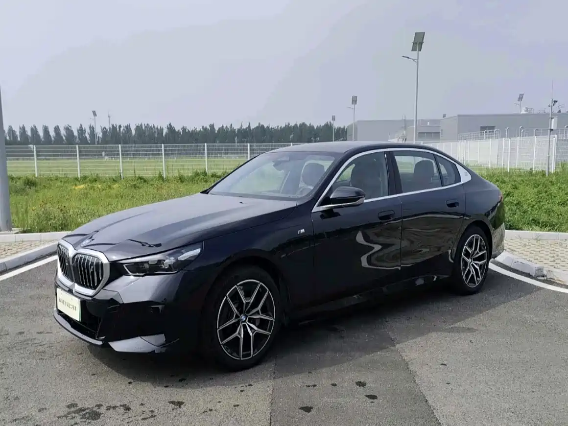 BMW i5 2025