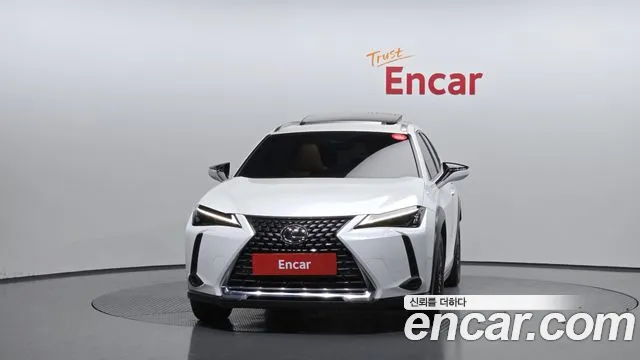 Lexus UX 2023