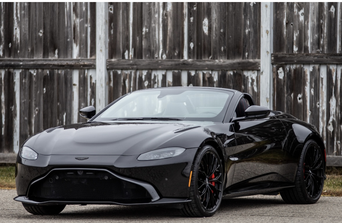 Aston Martin V8 Vantage 2022