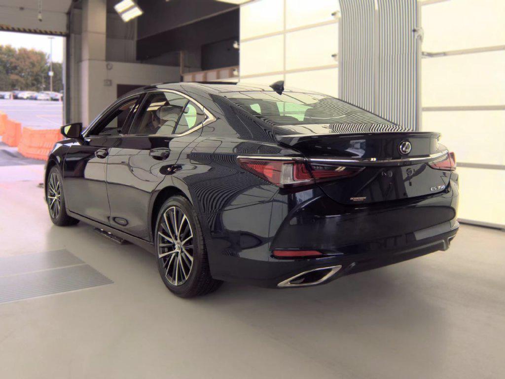 Lexus ES 2024