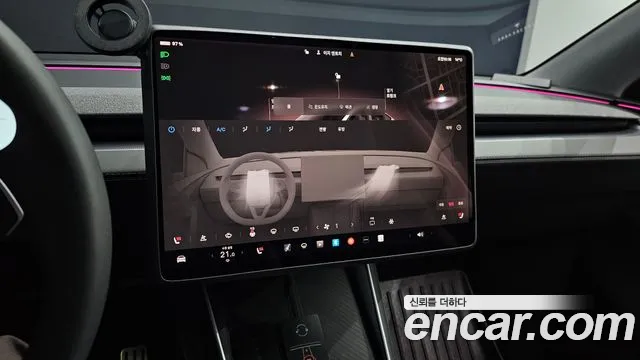 Tesla Model Y 2025