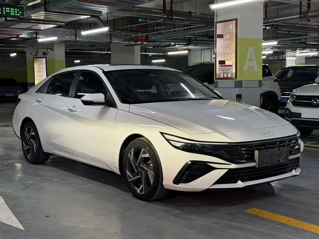 Hyundai Elantra 2023