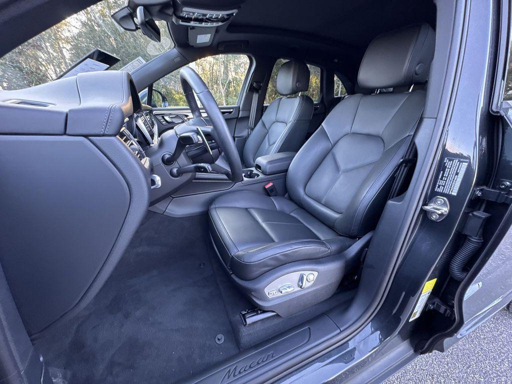 Porsche Macan 2025