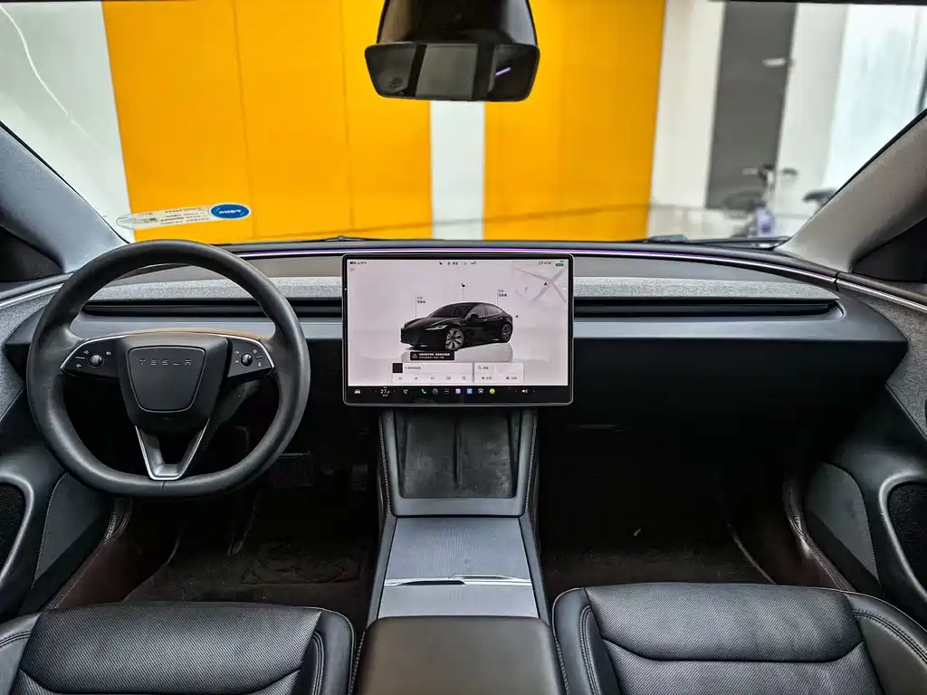 Tesla Model 3 2024