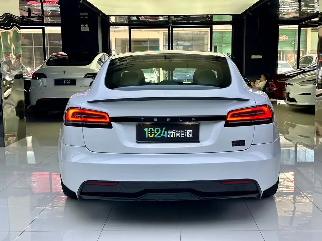 Tesla Model S 2023