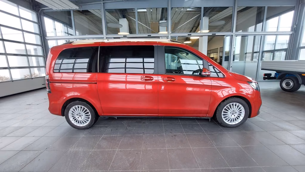 Mercedes-Benz V 220 2024