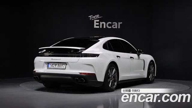 Porsche Panamera 2025