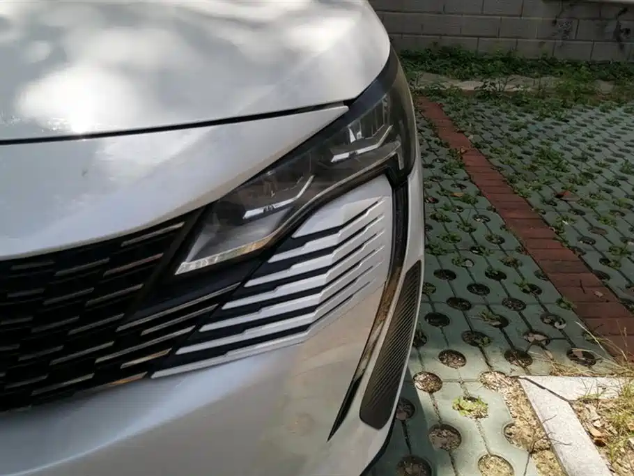 Peugeot 5008 2022
