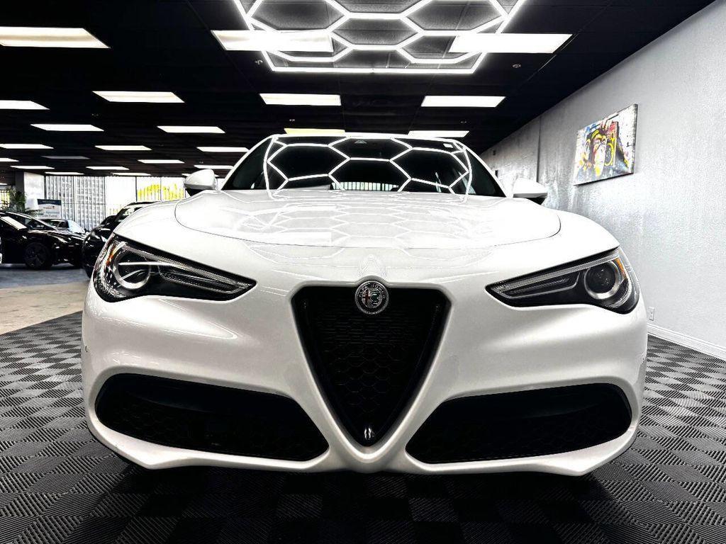 Alfa Romeo Stelvio 2023