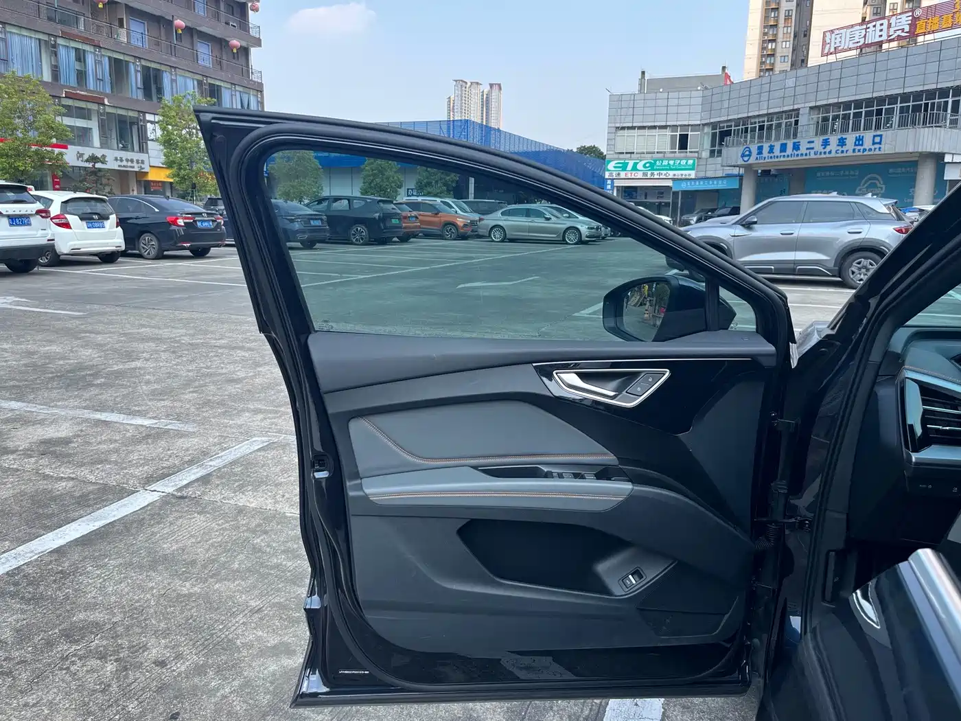 Audi Q4 e-tron 2024
