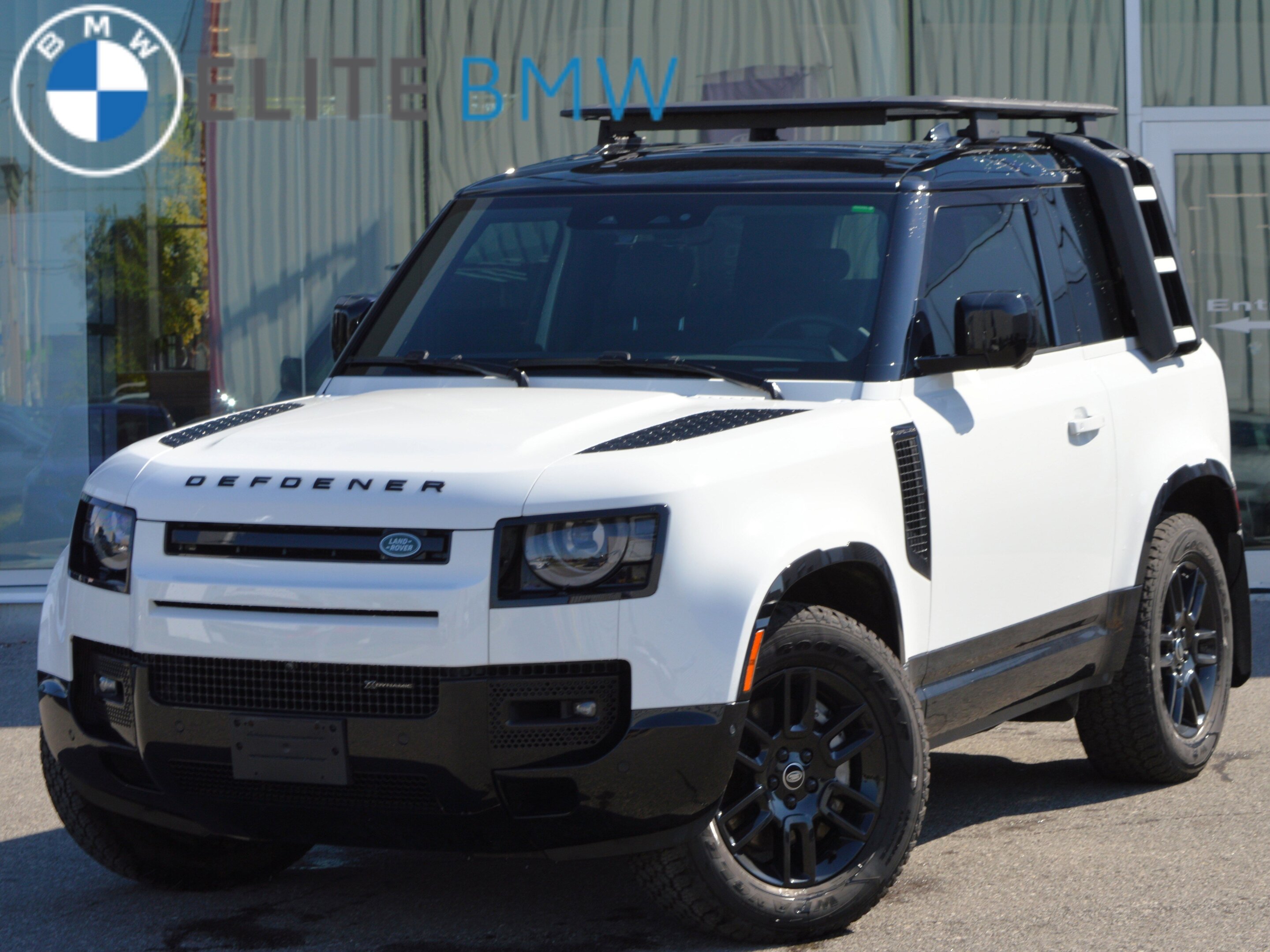 Land Rover Defender 2023
