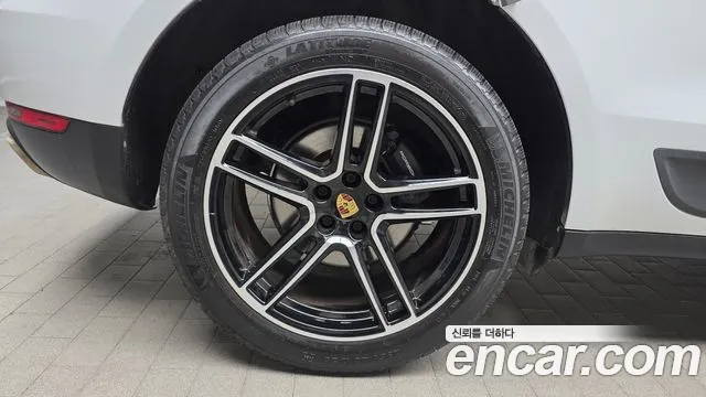Porsche Macan 2021