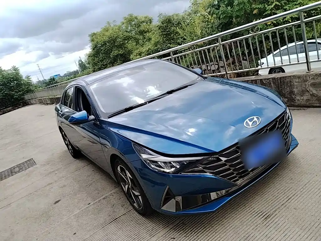 Hyundai Elantra 2022