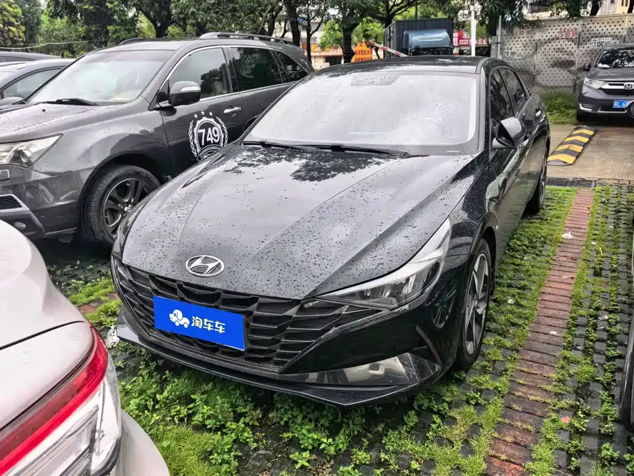 Hyundai Elantra 2021