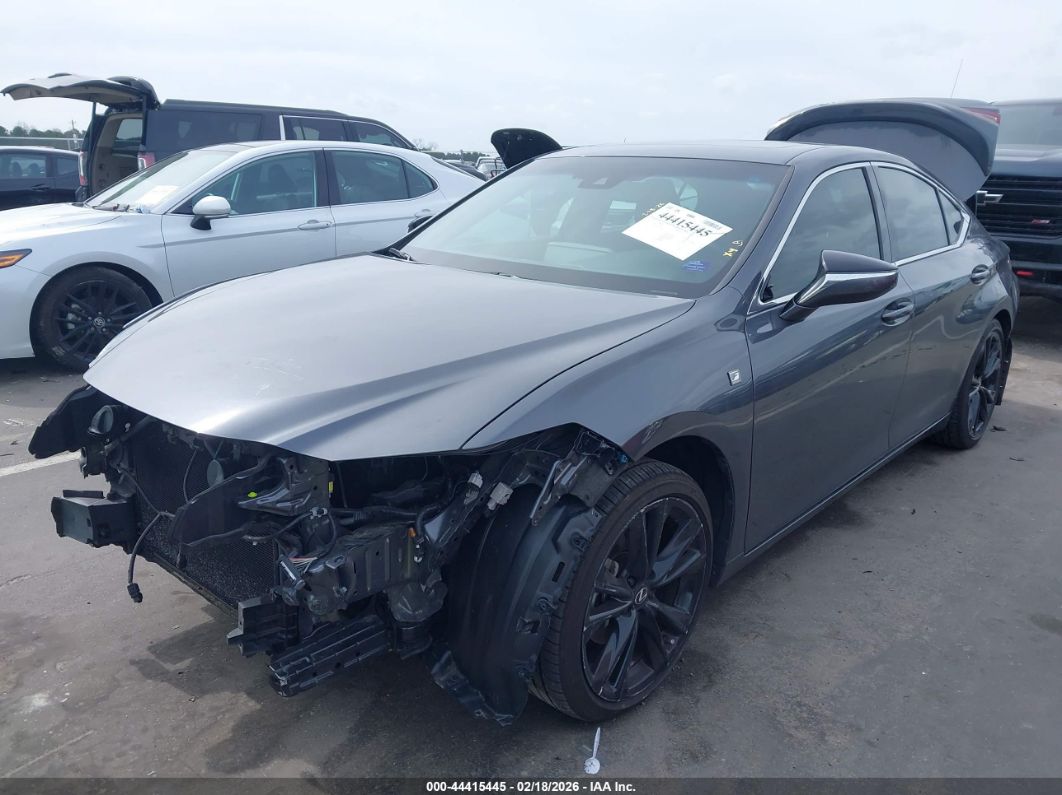 Lexus ES 2022