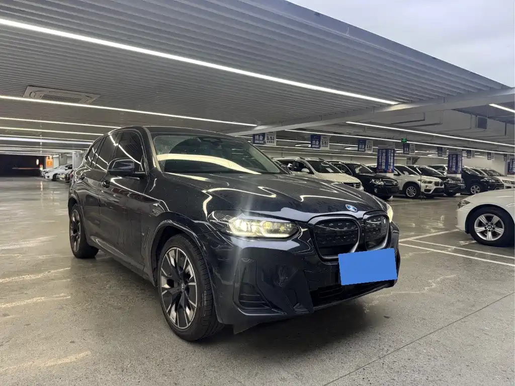BMW iX3 2023