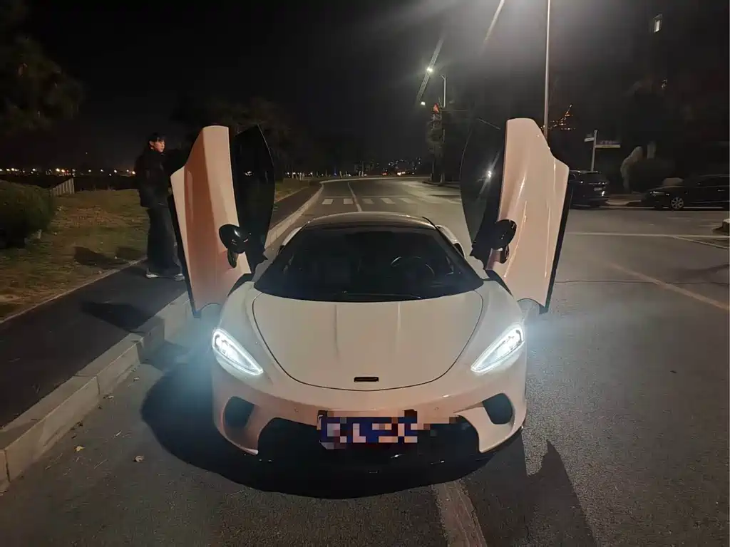 McLaren GT 2021