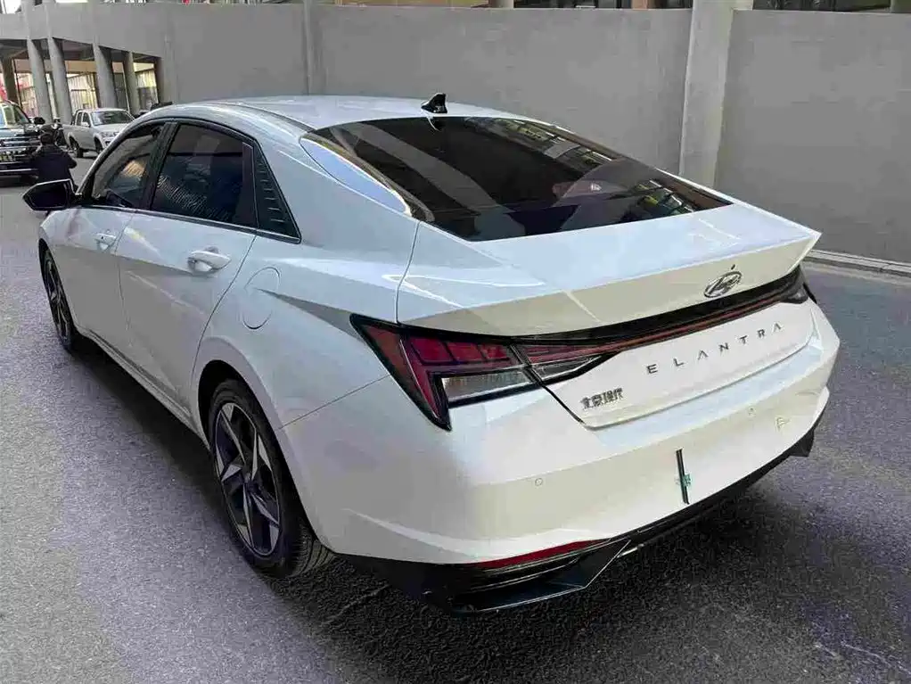 Hyundai Elantra 2021