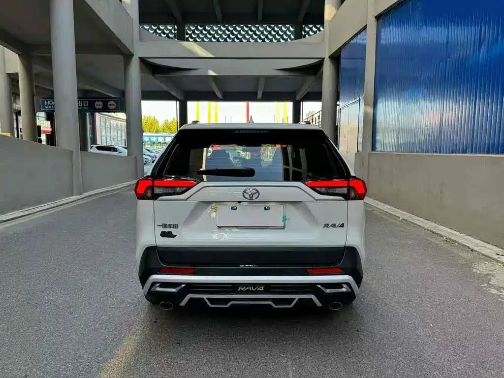 Toyota RAV4 2024
