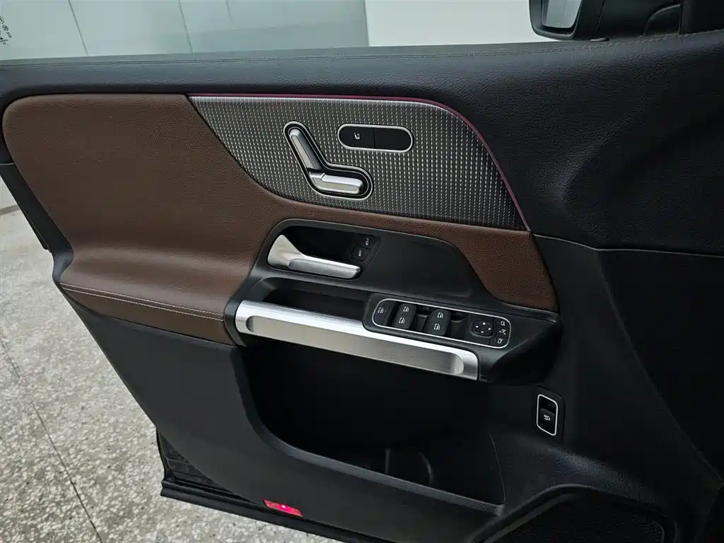 Mercedes-Benz GLB 2021