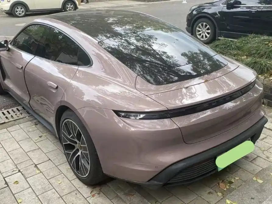 Porsche Taycan 2023