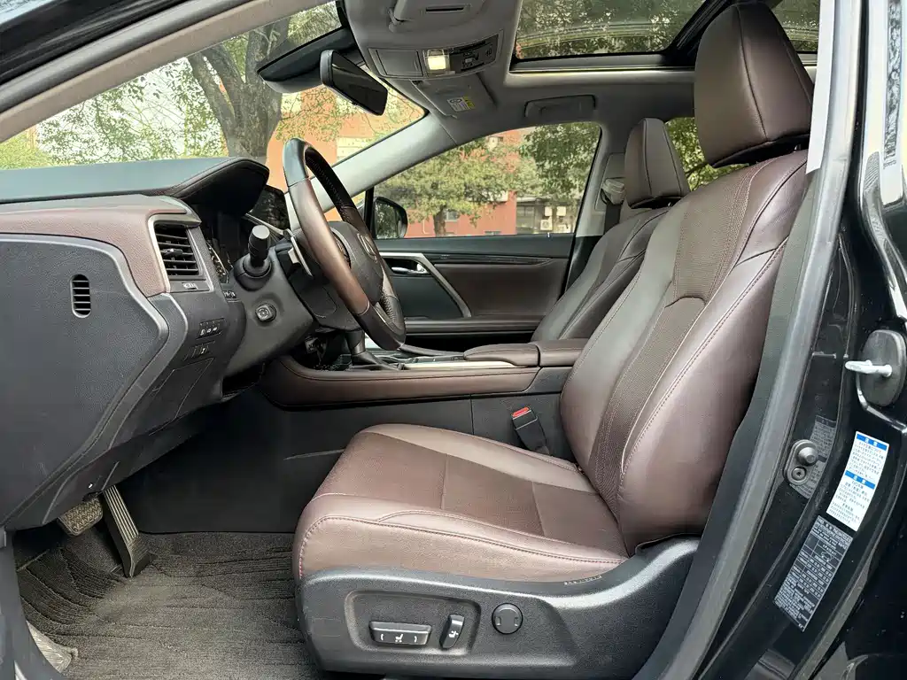 Lexus RX 2022