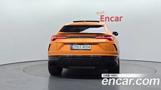 Lamborghini Urus 2021