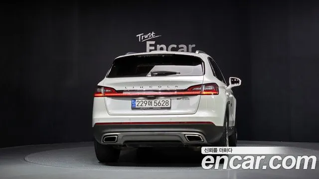 Lincoln Nautilus 2020
