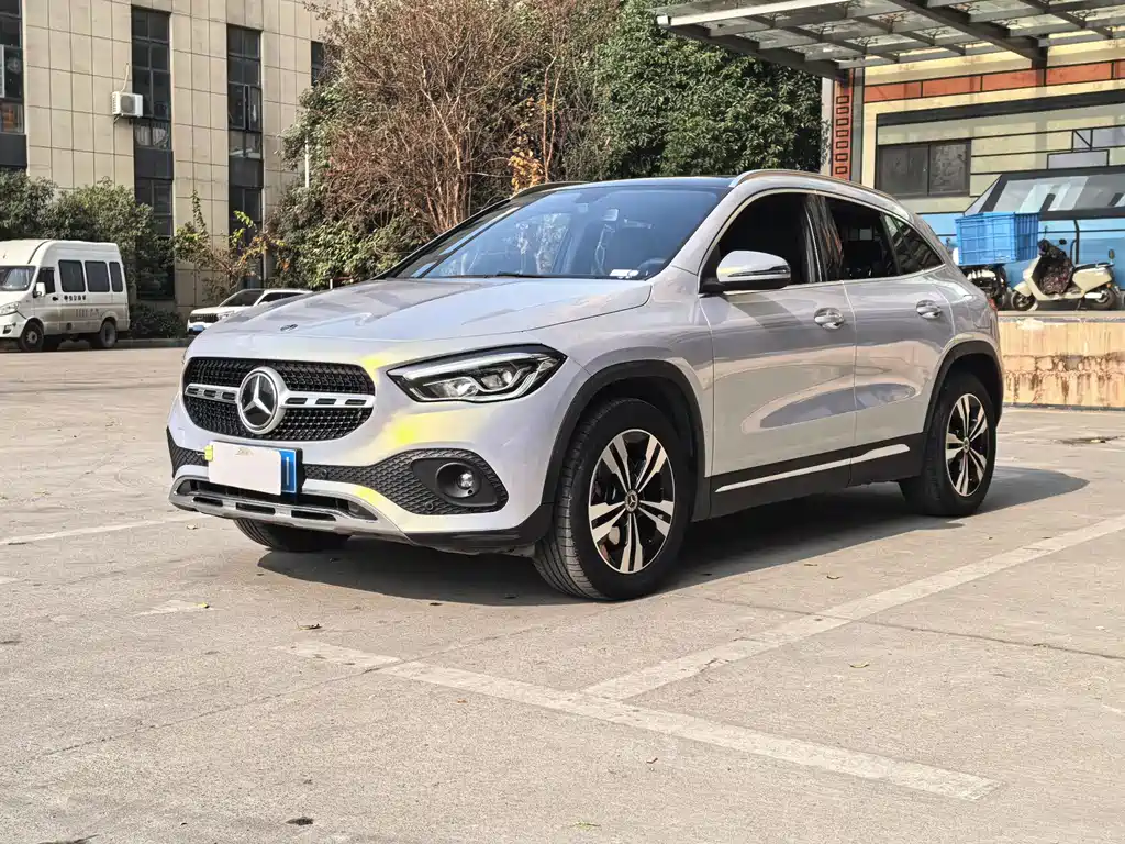Mercedes-Benz GLA 2021