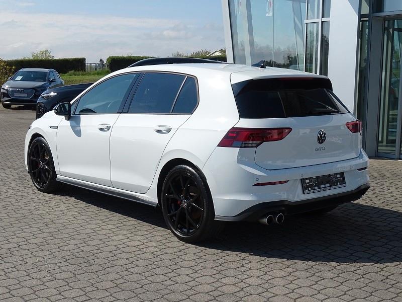 Volkswagen Golf 2024
