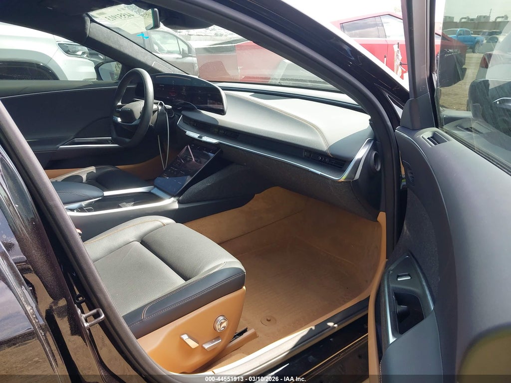 Lucid Air 2025