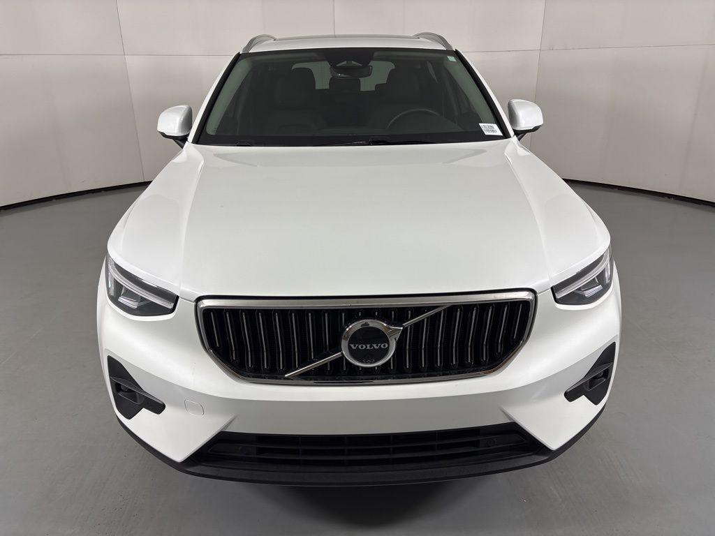 Volvo XC40 2025