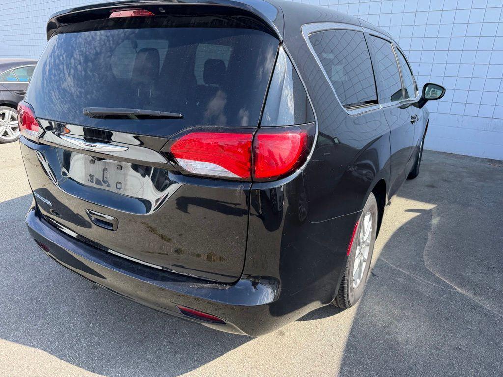 Chrysler Voyager 2024