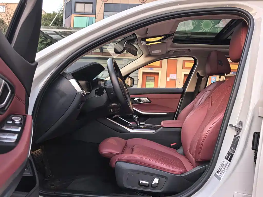 BMW 3 серии 2022