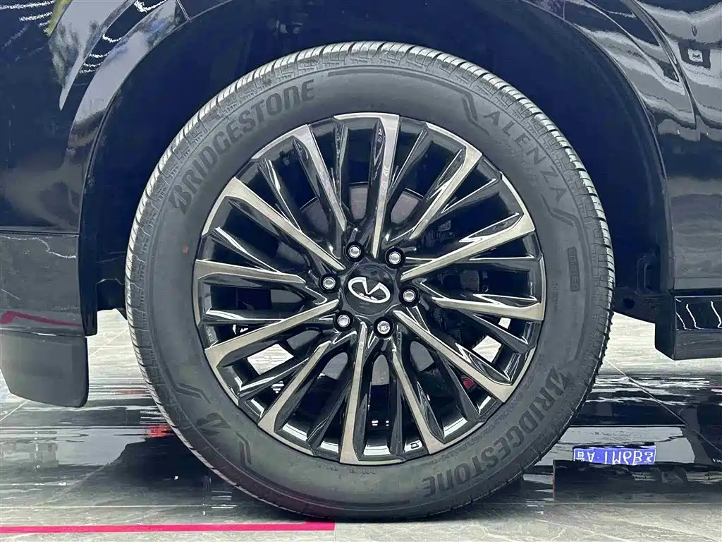 Infiniti QX80 2025