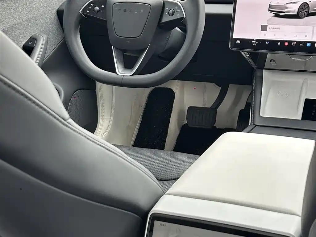 Tesla Model 3 2025