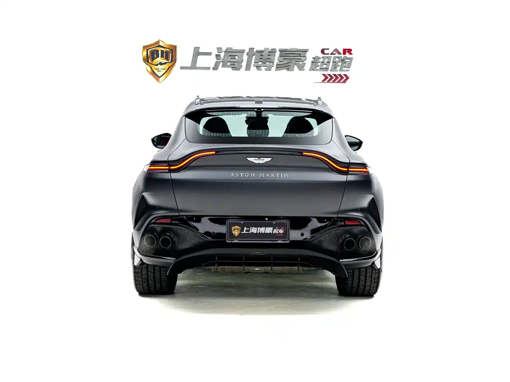 Aston Martin DBX 2025